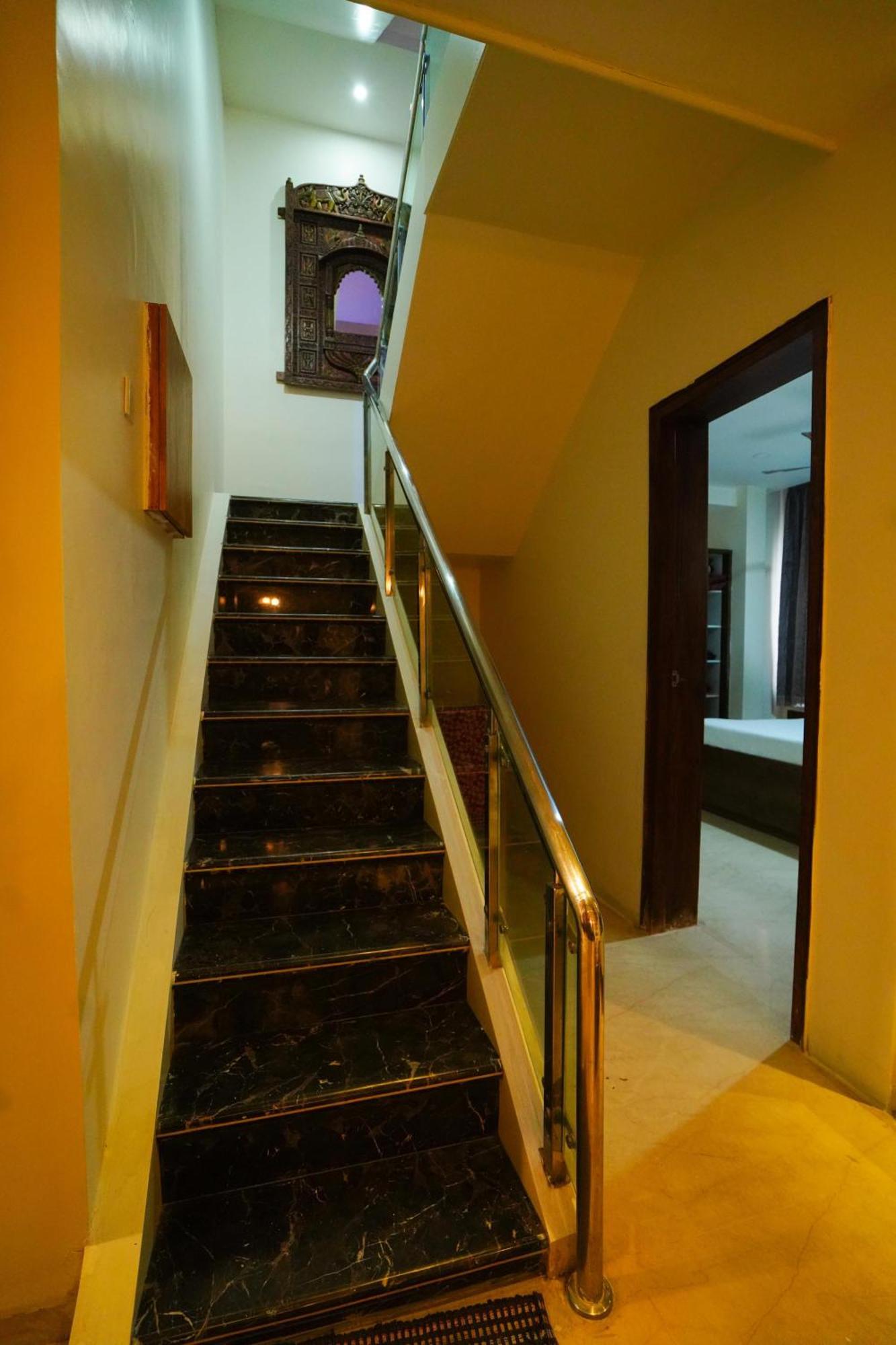 Golden Villa - Duplex House With Private Theater - Near To Alipiri And Bhudevi Ttd Ticket Counter And Kapilateertham Tirupati Esterno foto