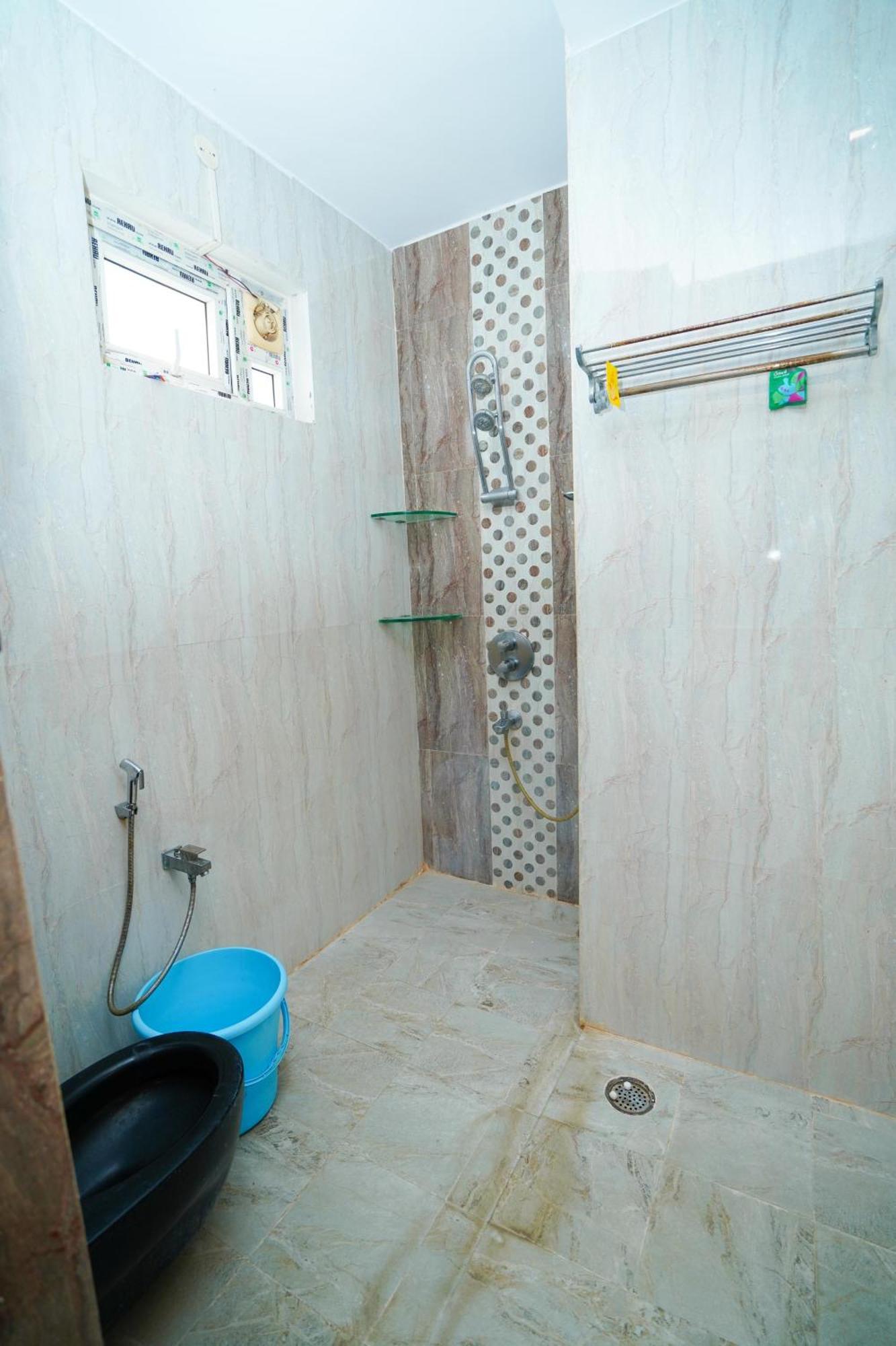 Golden Villa - Duplex House With Private Theater - Near To Alipiri And Bhudevi Ttd Ticket Counter And Kapilateertham Tirupati Esterno foto