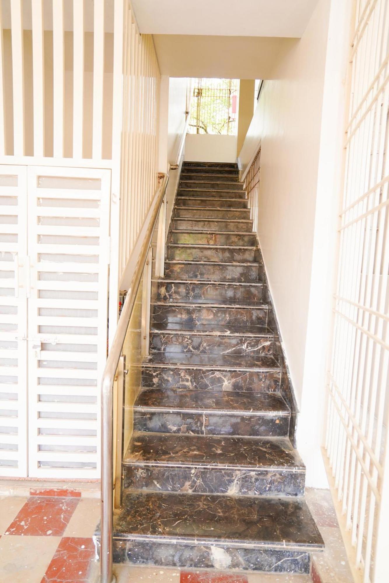 Golden Villa - Duplex House With Private Theater - Near To Alipiri And Bhudevi Ttd Ticket Counter And Kapilateertham Tirupati Esterno foto
